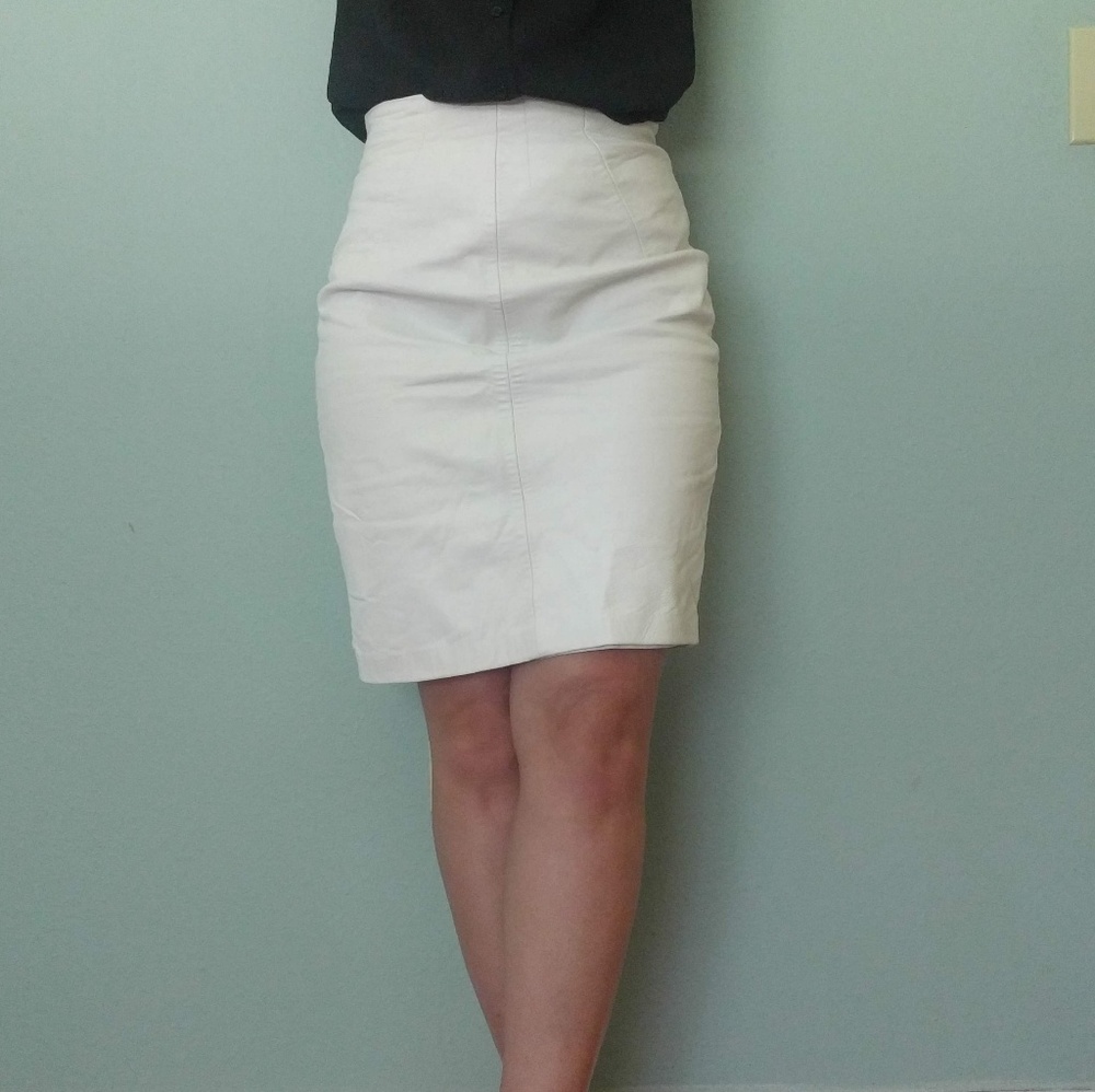 Hoban Vintage White Leather Pencil Skirt